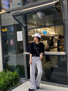 夏季百搭款 素T 小挂件T图片