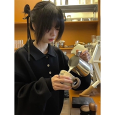 黑色