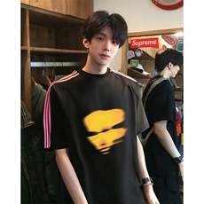 抖音得物品质二开240克宽松纯棉美式潮牌印花三条杠中性风短袖T恤，男装T恤，电商A486-1