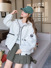 白色连帽工装短外套女春季2025年新款设计感小个子宽松休闲冲锋衣，女装短外套，浙宝192（原082）