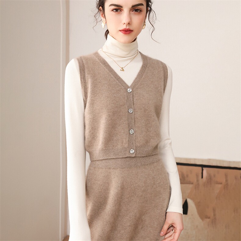 2025夏秋新款羊绒衫女100山羊绒纯色无袖针织开衫坎肩V领透气马甲，女装马甲，戎叶云台