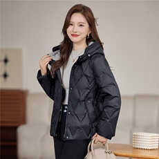 现货2025年冬季时尚休闲连帽保暖羽绒服，女装羽绒服，依恋蒂丝