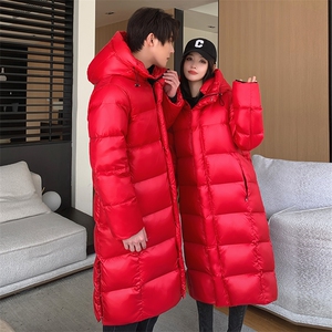 主推黑金情侣装长款鹅绒服男女青年学生加厚422克羽绒服大衣图片