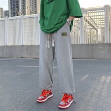 灰色