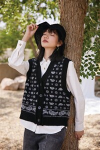 21秋季针织马甲图片