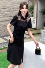 现货高级感棋牌夏季时尚蕾丝连衣裙气质显瘦简约大方减龄连衣裙女，女装连衣裙，韩然一族