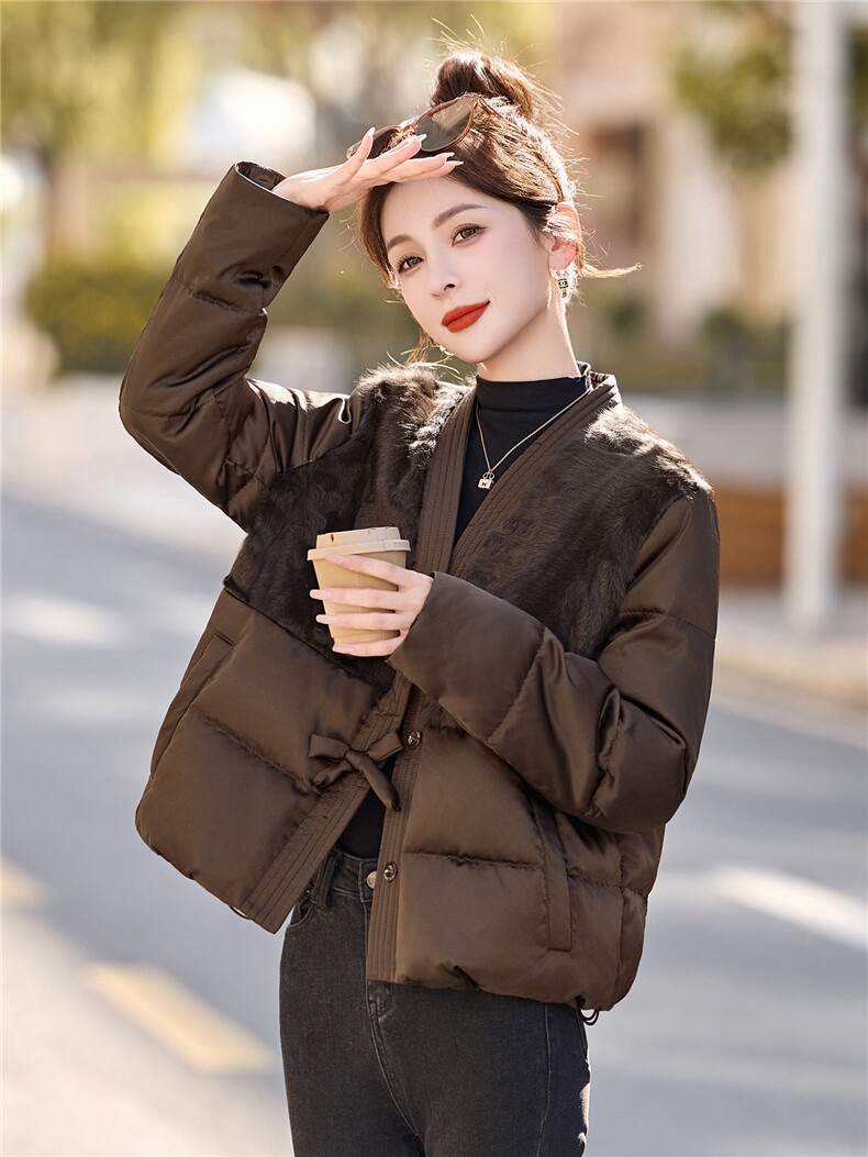 新款欧时尚高端流行超显瘦拼真毛羽绒服,女装羽绒服,布芭啦