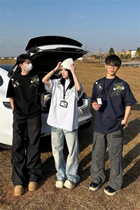 美式街头花环刺绣文字短袖T恤男女情侣夏宽重磅小众设计百搭半袖图片