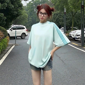 抖音得物品质二开240克宽松纯棉美式潮牌印花三条杠中性风短袖T恤图片