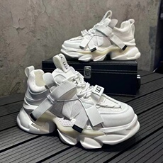 白色