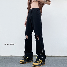 黑色