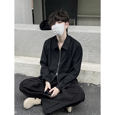 黑色