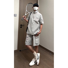 灰色