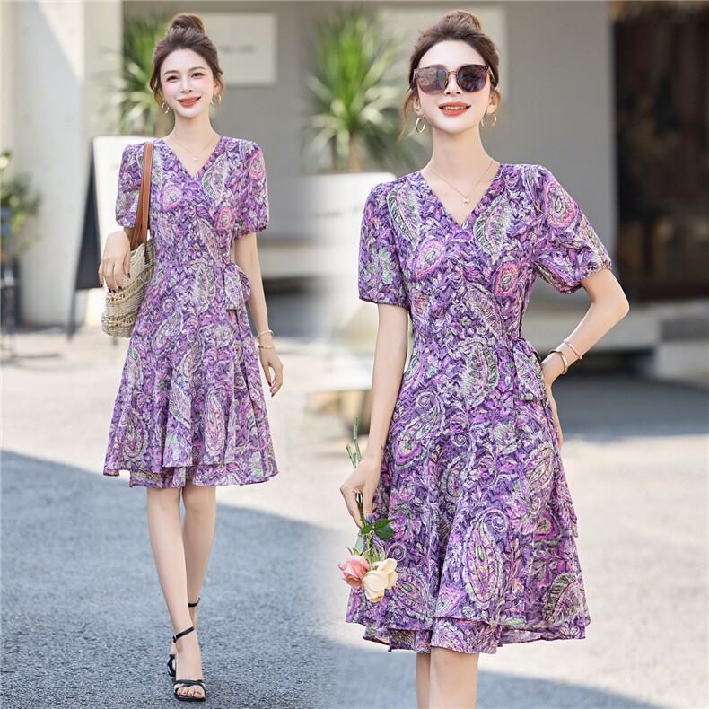 碎花连衣裙2025夏季新款独特漂亮绝美气质名媛风风情万种掐腰裙女，女装连衣裙，贵人树