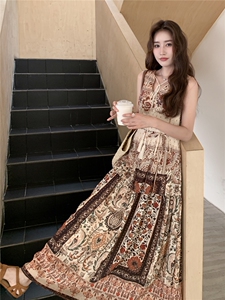 C051-碎花连衣裙-S035-P140-K208图片