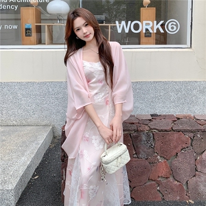 《现货26夏上新》重工蕾丝拼接刺绣吊带仙女裙天丝披肩防晒连件套图片