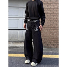 黑色
