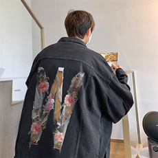 黑色