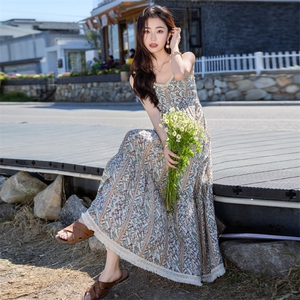 夏季新款2025女装蕾丝拼接长款沙滩裙印花吊带时尚连衣裙 MJ2520图片