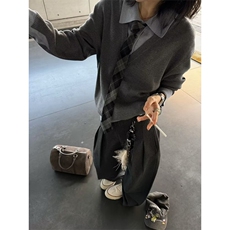灰色