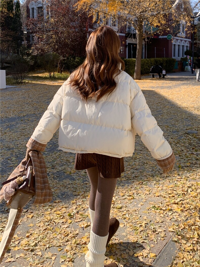 韩系拼接撞色格子围巾短款羽绒服女2025冬立领宽松小个子减龄外套,女装羽绒服,艾米莉亚