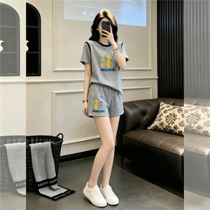甜美时尚休闲套装女夏季新款显瘦圆领印花刺绣上衣阔腿短裤两件套图片