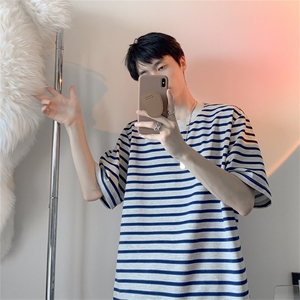 条纹短袖t恤男夏季潮牌痞帅炸街上衣服男装设计感小众A169/P42,欧洲明星街拍穿搭图片