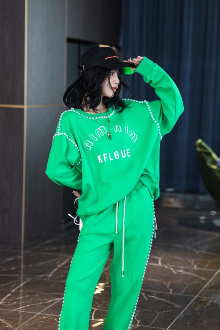 卡菲莱2022年新款重工钉珠卫衣套装女春装新款时尚休闲两件套,女装卫衣/绒衫,卡菲莱