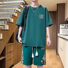 绿色