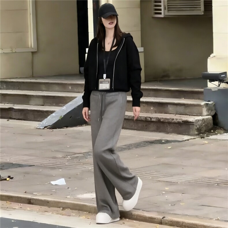 高级感休闲运动套装女秋季款短款卫衣内搭黑色背心阔腿长裤三件套,女装套装/套裙,江南