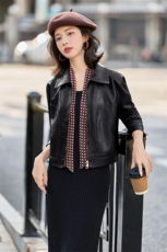 2025海宁秋款皮衣外套女长袖短外套女秋立体小翻领夹克上衣送丝巾，女装皮衣，江南女神