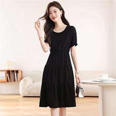 2026夏季新款黑色圆领连衣裙泡泡袖收腰显瘦中长款气质通勤A字裙，女装连衣裙，艾米