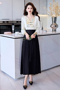 套装女2024春秋季新款年轻妈妈洋气高贵新中式日常马面裙两件套女图片