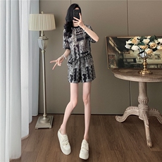 韩流时尚套装女夏季新款气质显瘦圆领印花短袖上衣阔腿短裤两件套，女装套装/套裙，江南