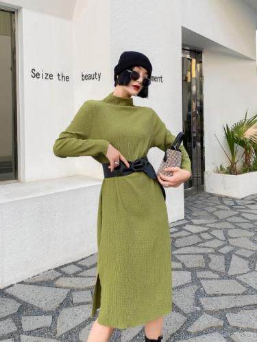 秋装连衣裙，女装连衣裙，红燕子