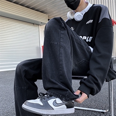 黑色