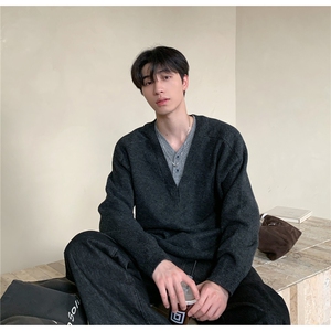 假两件拼接V领针织衫男慵懒风纯色羊毛套头毛衣潮MY436图片