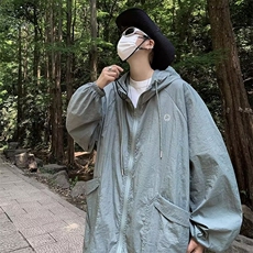 灰色