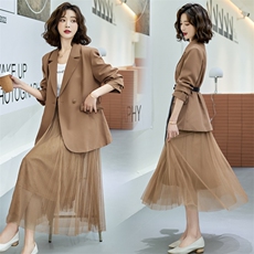 别致设计感职业收腰西装裙2023秋装新款女装高级感西装领两件套，女装套装/套裙，卡杰菲