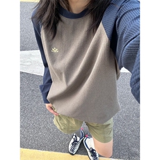 军绿色