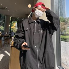 黑色