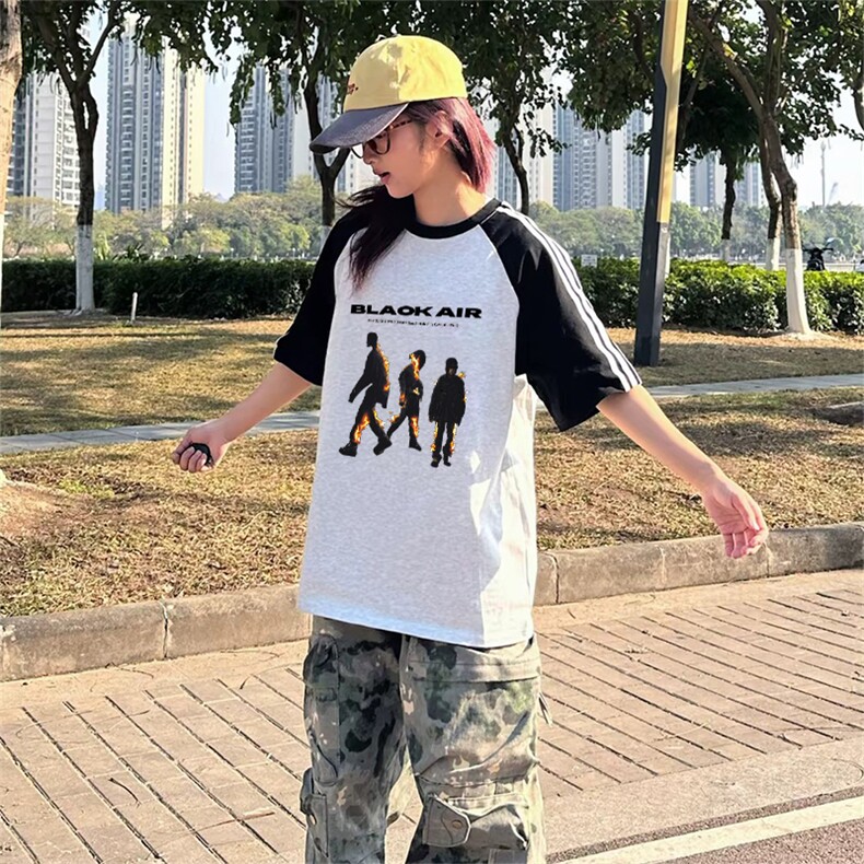 抖音得物品质二开240克宽松纯棉美式潮牌插肩三杠织带短袖T恤图片