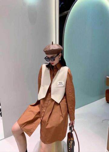 新款马甲连衣裙，女装马夹，红头发儿