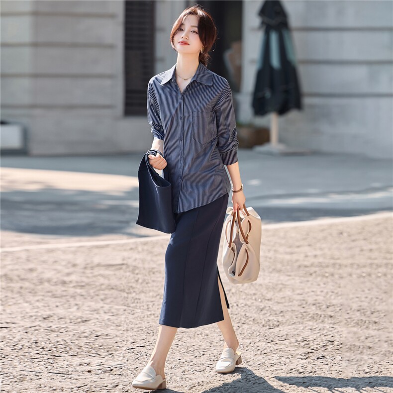 现货新款2025年宽松舒适秋季条纹披肩半身裙三件套,女装套装/套裙,蓝诺裳