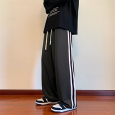 深灰色