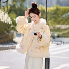 现货2025新中式气质优雅绣花真狐狸毛时尚减龄皮草90白鸭绒羽绒服，女装羽绒服，火爆靓佳人