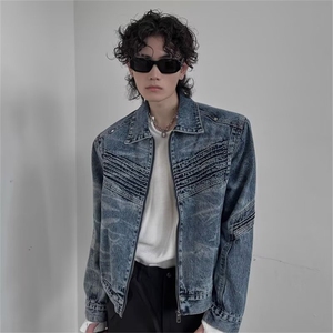 短款解构外套男款春秋高级感美式复古痞帅炸街机车夹克重工牛仔衣,街拍运动鞋穿搭男生图片