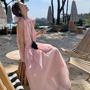今年流行粉色无袖连衣裙女2025夏季新款高级感超仙气质绝美长裙潮图片