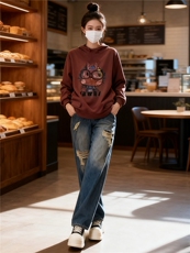 个性简约时尚休闲套装女春款连帽刺绣卡通上衣破洞牛仔长裤两件套，女装套装/套裙，江南