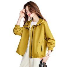 2026年春季宽松连帽抽绳纯色冲锋衣短外套夹克，女装短外套，简韵佳